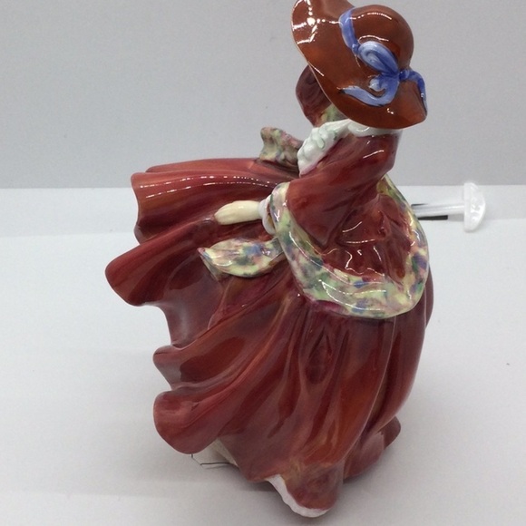 Royal Doulton Top of the Hill Porcelain Figurine in perfect condition - Picture 2 of 7